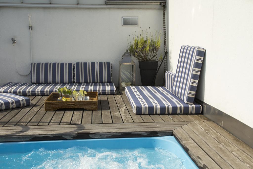 Pavi Apts Ljubljana - Private Rooftop Swimming Pool 객실 사진