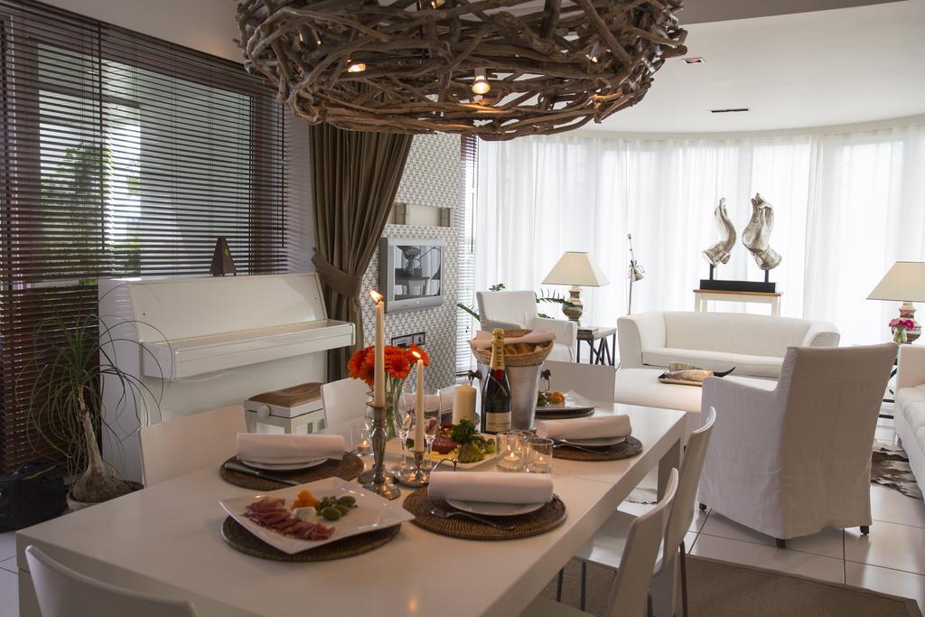 Pavi Apts Ljubljana - Private Rooftop Swimming Pool 객실 사진