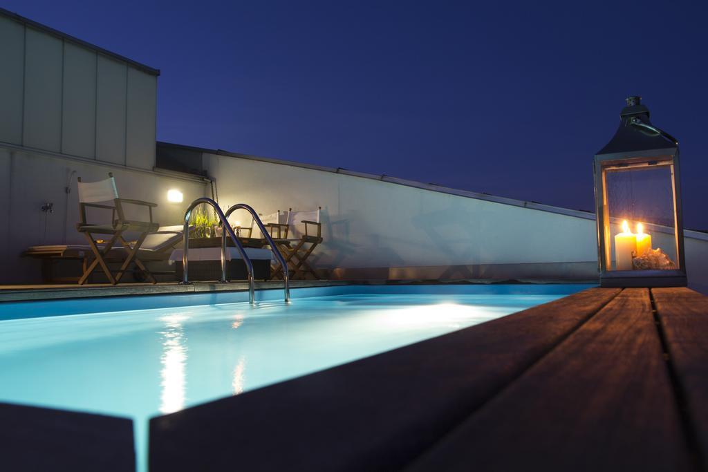 Pavi Apts Ljubljana - Private Rooftop Swimming Pool 객실 사진