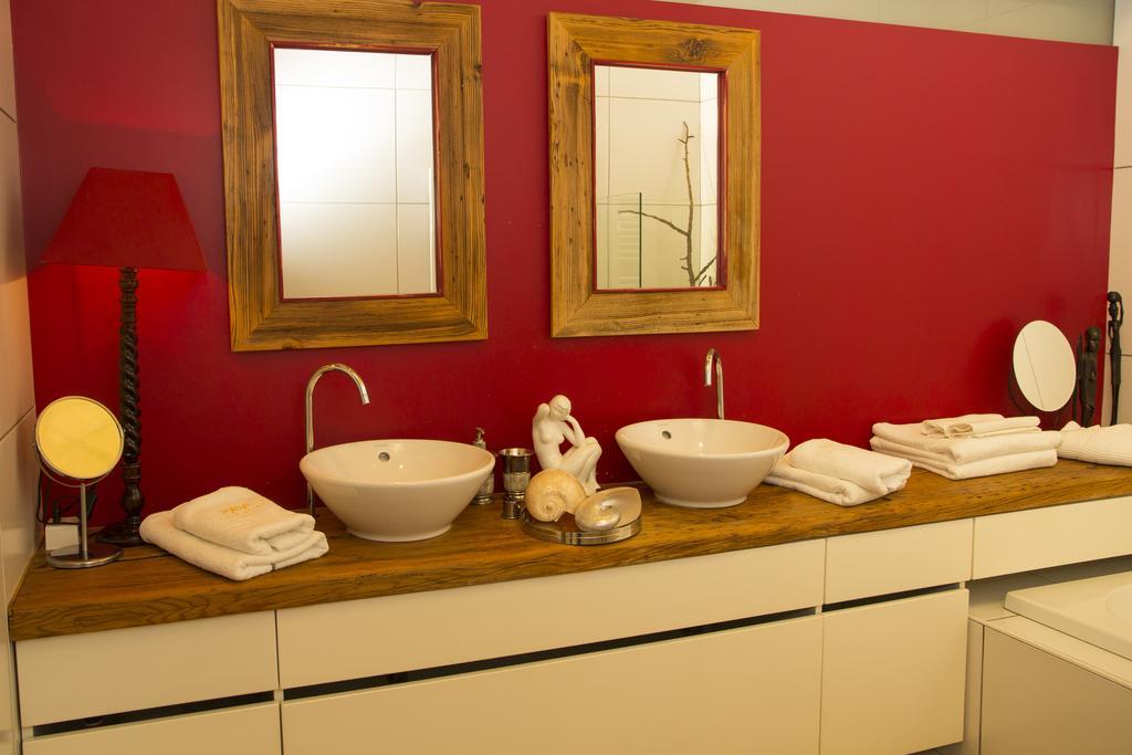 Pavi Apts Ljubljana - Private Rooftop Swimming Pool 객실 사진